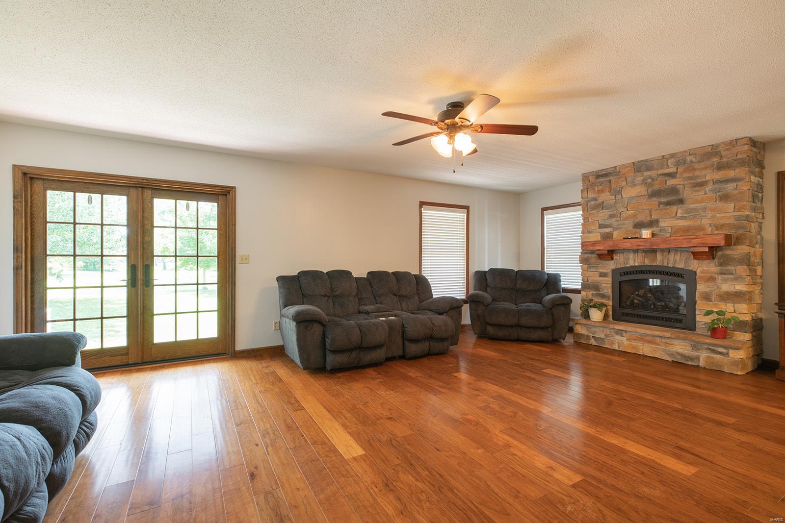 34686 Gun Club Road Brighton, IL 62012 - Photo 39 of 63