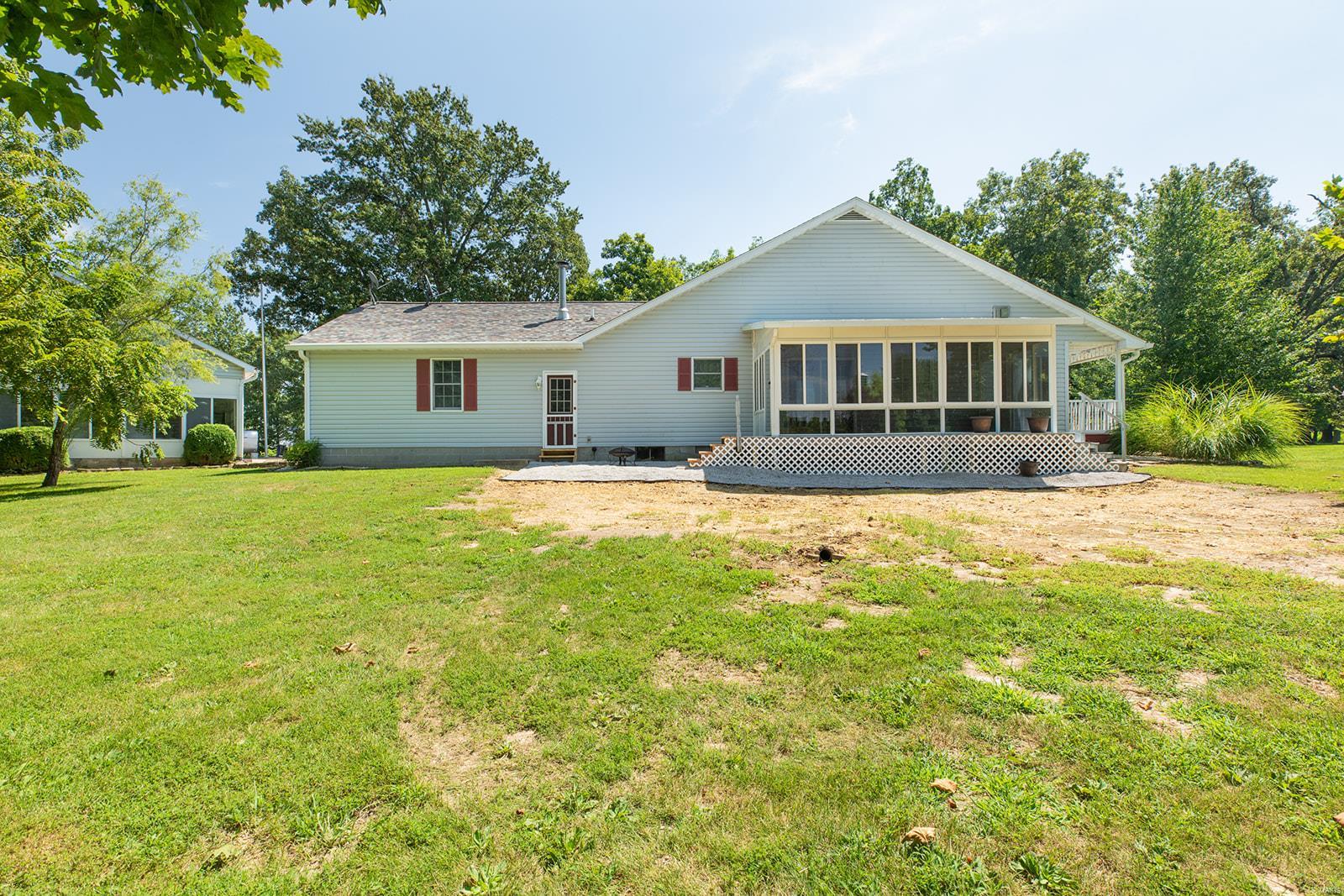 34686 Gun Club Road Brighton, IL 62012 - Photo 9 of 63