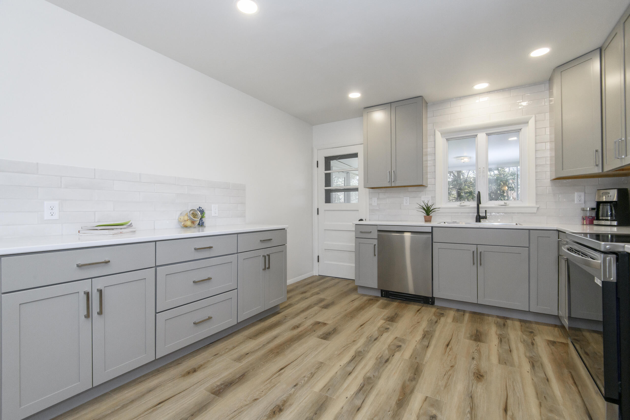 745 North Green Bay Road Grafton, WI 53024 - Photo 9 of 44 745 N Green Bay-18