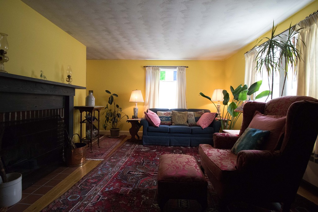 33 Walnut Street Reading, MA 01867 - Photo 6 of 9