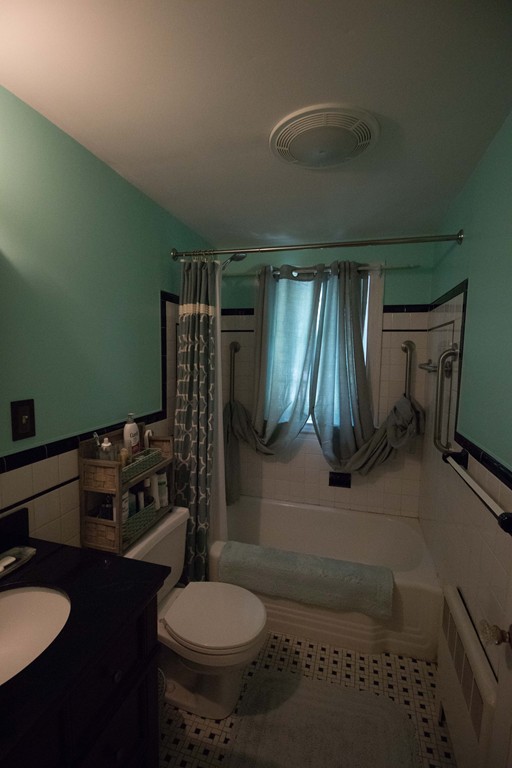 33 Walnut Street Reading, MA 01867 - Photo 7 of 9
