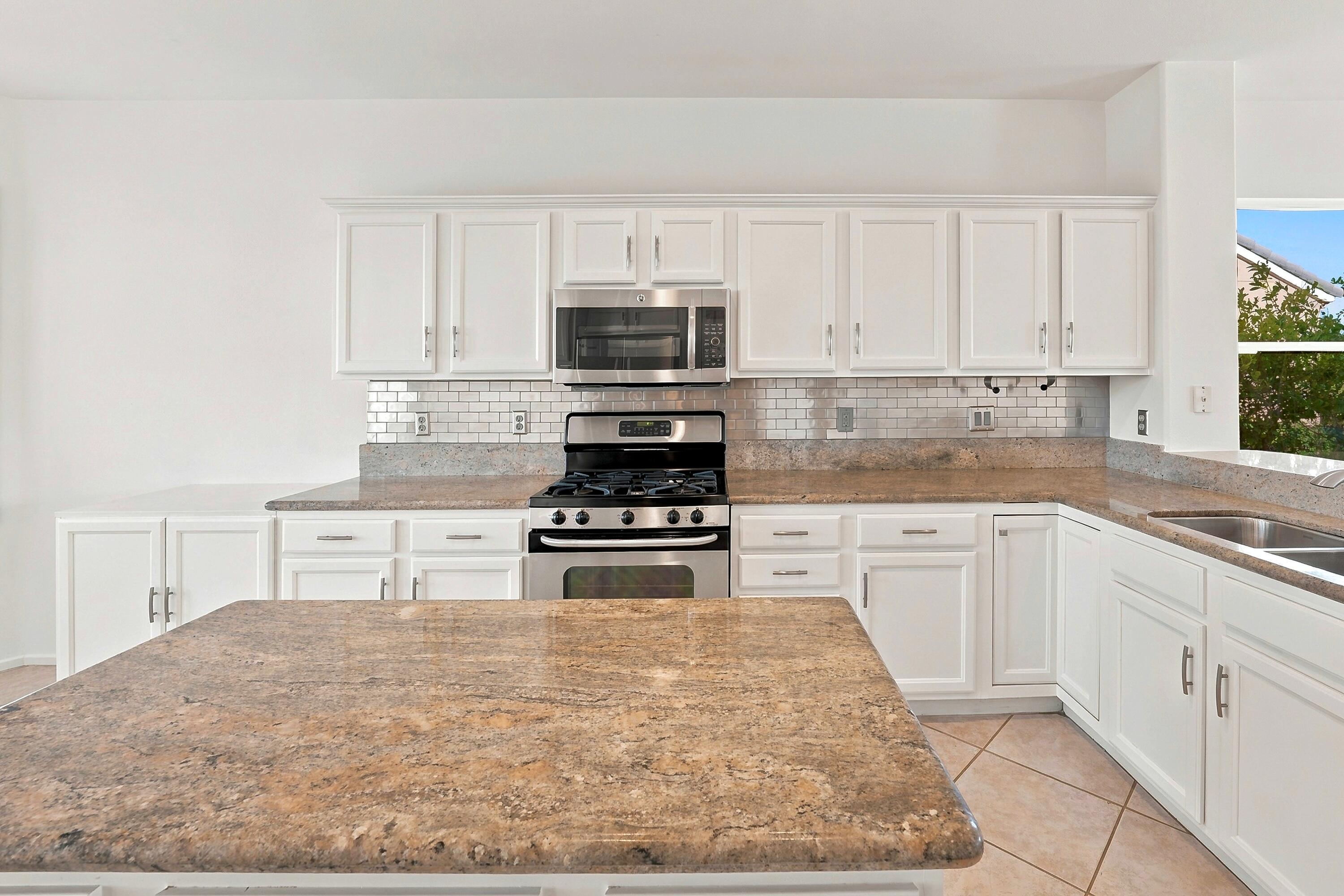 39455 Manorgate Road Palm Desert, CA 92211 - Photo 15 of 36 Photo-21