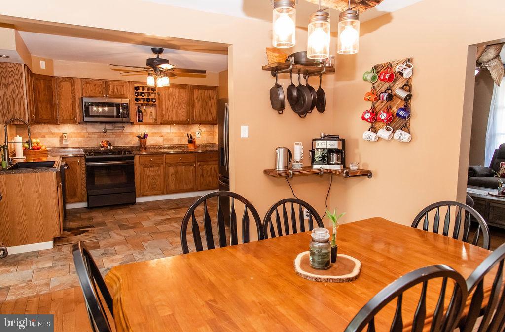 1406 New Brooklyn Road Williamstown, NJ 08094 - Photo 9 of 27 Dining Room
