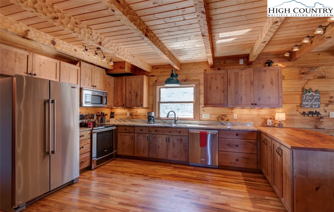 337 Rivers Crest Road Boone, NC 28607 - Photo 14 of 46