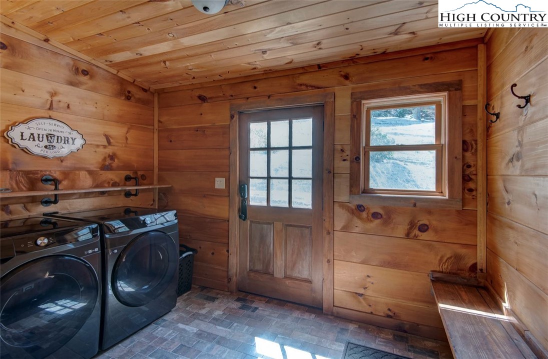337 Rivers Crest Road Boone, NC 28607 - Photo 20 of 46 a view of entryway with a wooden floor