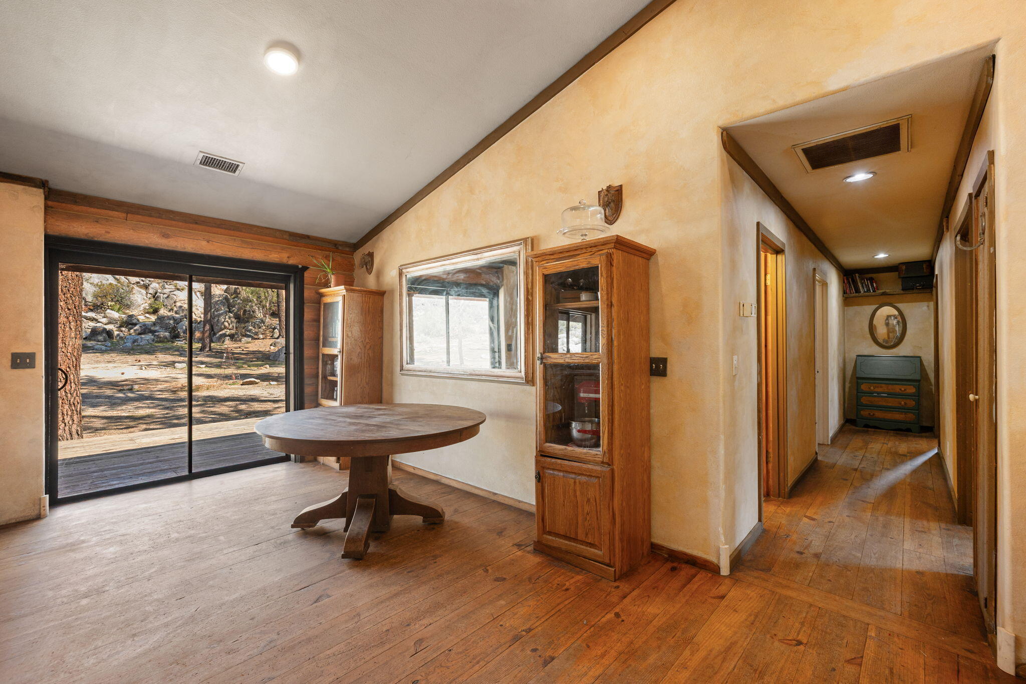 60640 Table Mountain Road Mountain Center, CA 92561 - Photo 14 of 53 a living room with furniture and a table