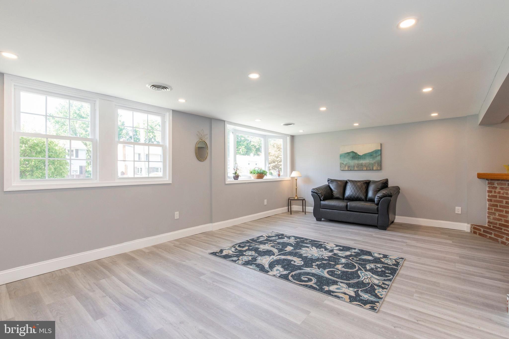60 Willers Road Aston, PA 19014 - Photo 13 of 35 Family Room