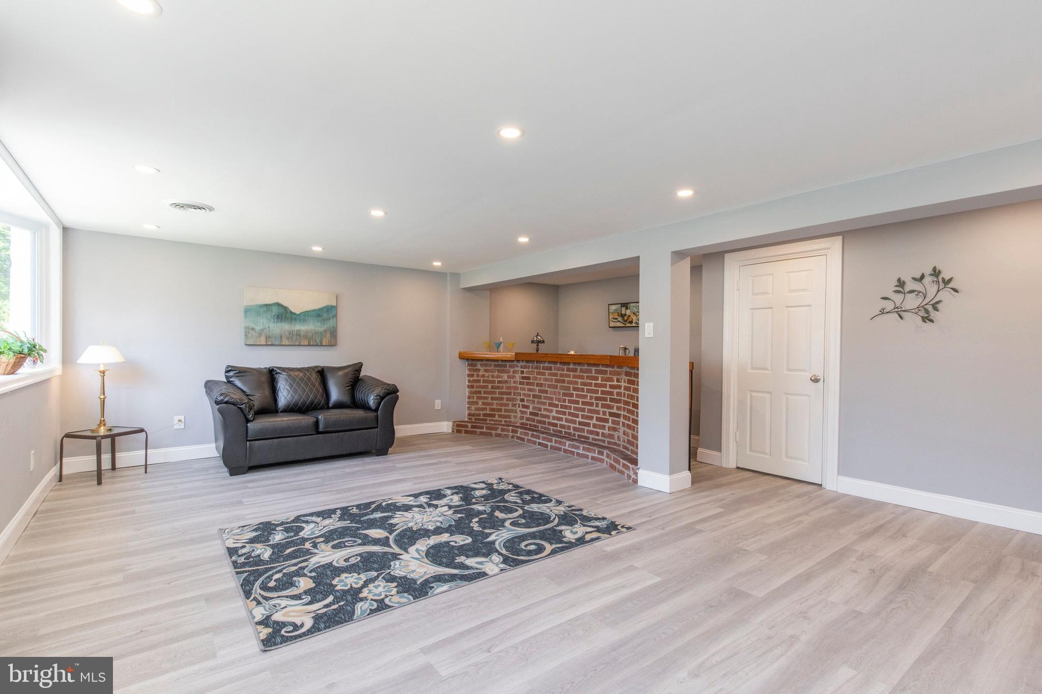 60 Willers Road Aston, PA 19014 - Photo 14 of 35 Family Room