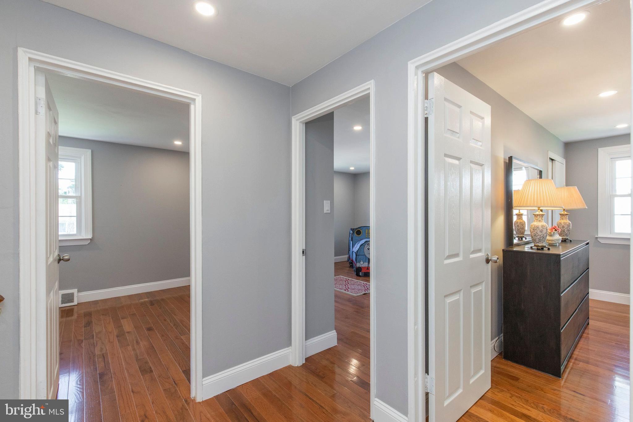 60 Willers Road Aston, PA 19014 - Photo 19 of 35 Upstairs Hallway