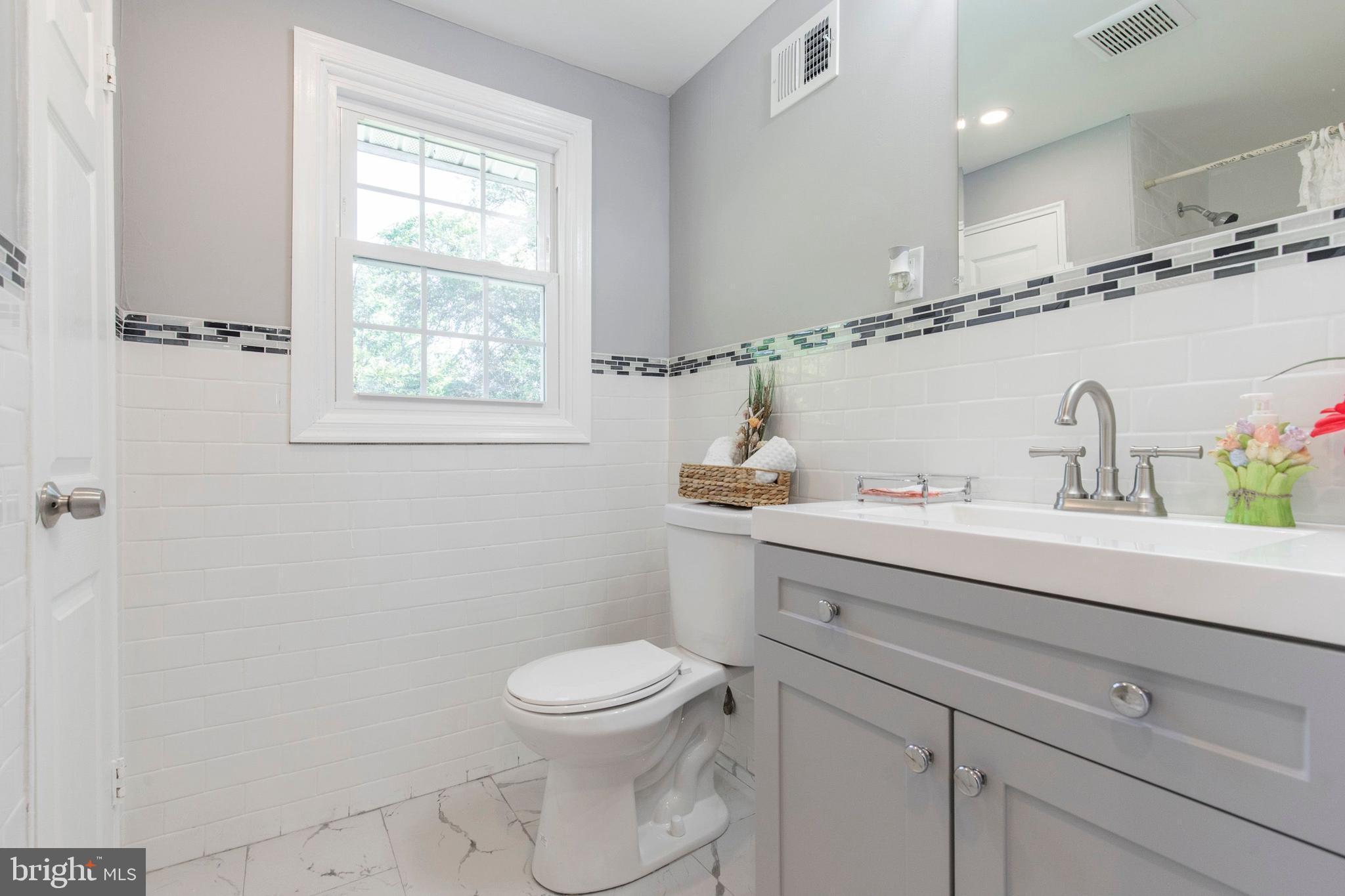 60 Willers Road Aston, PA 19014 - Photo 27 of 35 Bathroom