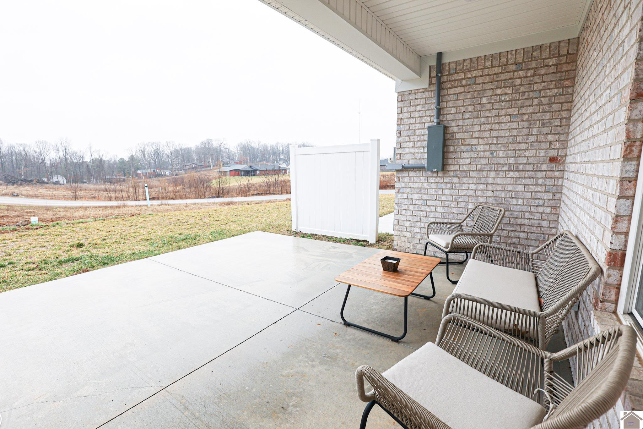 815 Elmdale Road Paducah, KY 42003 - Photo 9 of 33 Back Patio