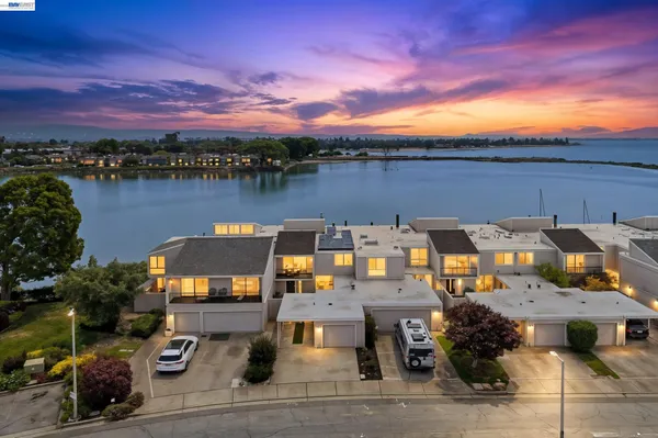 $1,868,000 | 443 Cola Ballena, Alameda, CA 94501