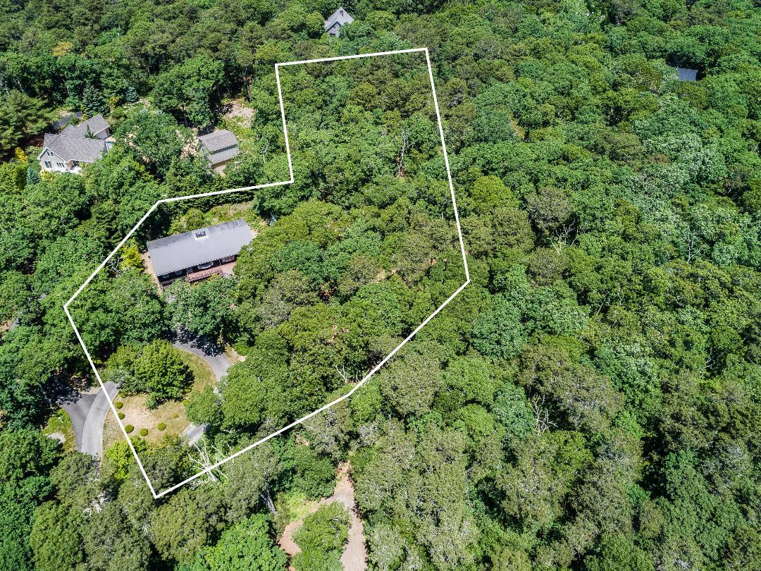 59 Jernegan Pond Road Edgartown, MA 02539 - Photo 1 of 29 Gallery Image 1