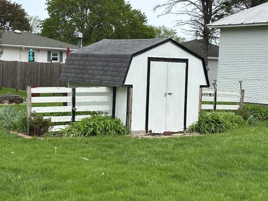 308 Jefferson Street Danforth, IL 60930 - Photo 9 of 20