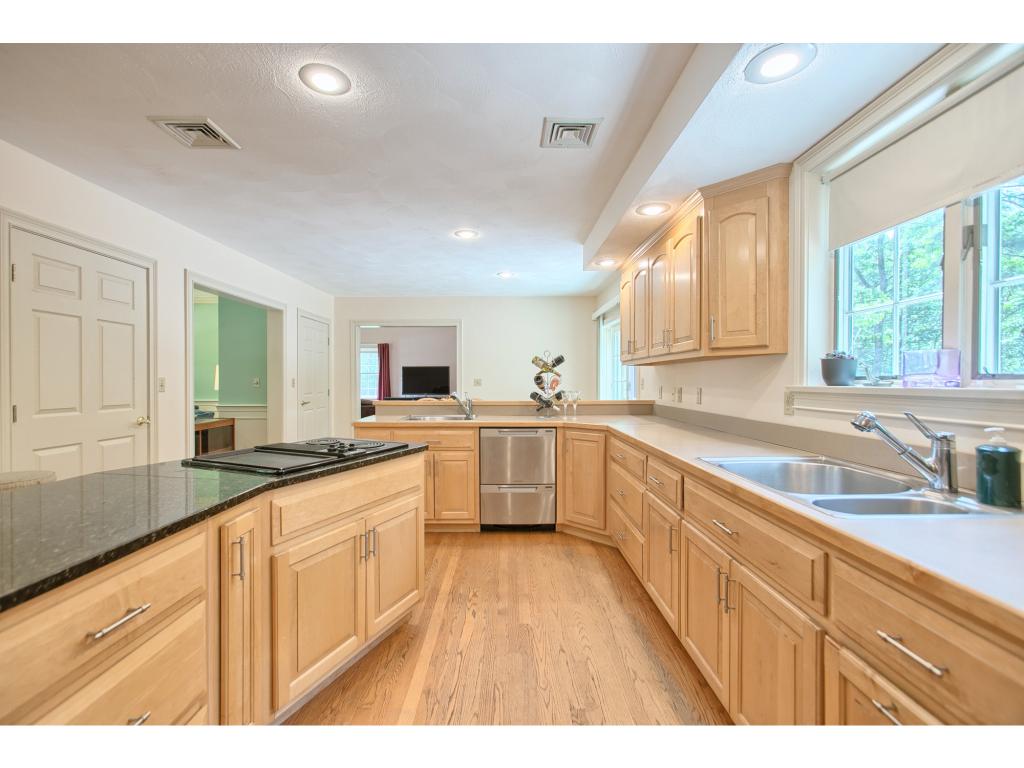 9 Lancaster Road Windham, NH 03087 - Photo 3 of 28