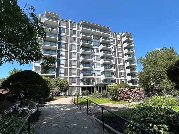 $3,400 | 60 Babcock Street, Unit 86, Brookline, MA 02446