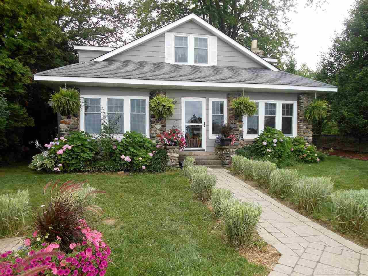 4515 Lakeshore Road Lexington, MI 48450 - Photo 2 of 39