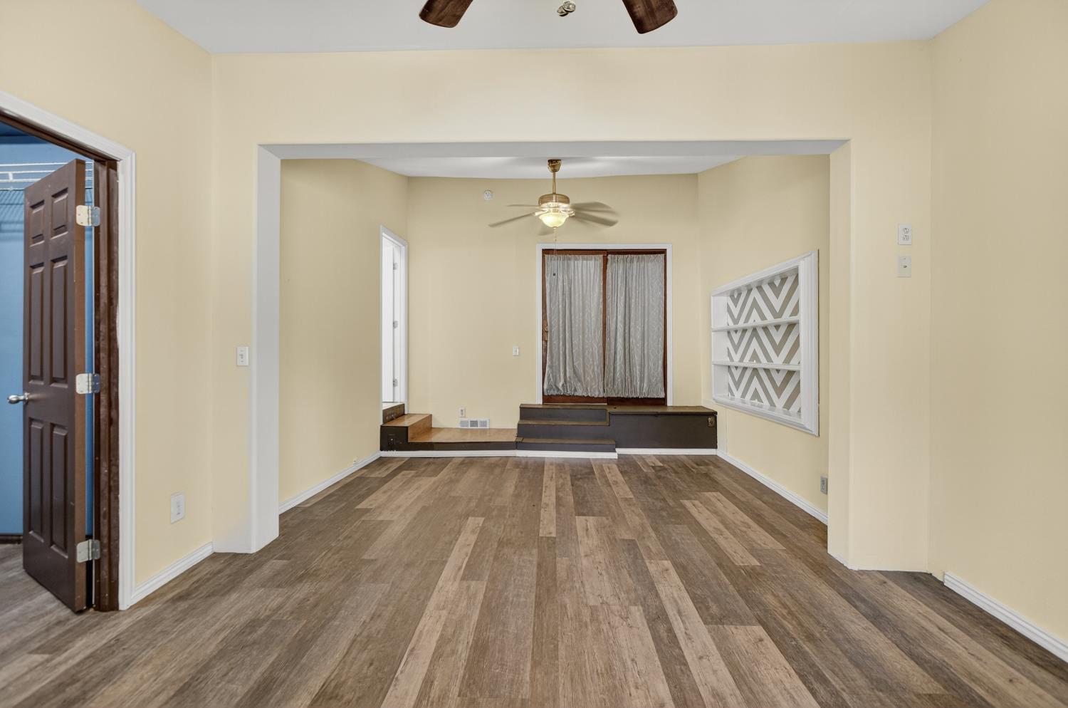 36 Crystal Pines Road Oroville, CA 95965 - Photo 19 of 26 a view of an empty room and window