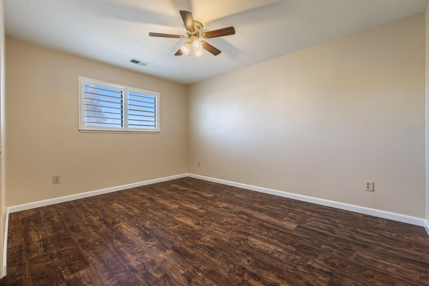 1941 Bridgewood Way Modesto, CA 95355 - Photo 24 of 44