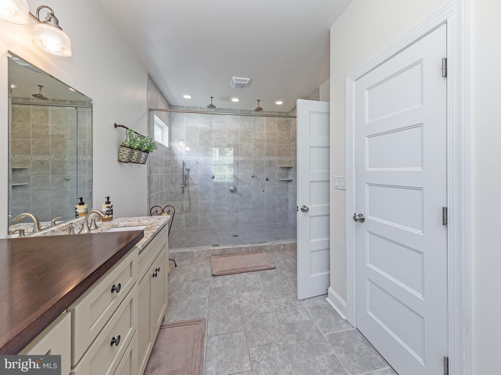 26293 Old Pitts Road Ruther Glen, VA 22546 - Photo 20 of 41 primary bath, linen closet