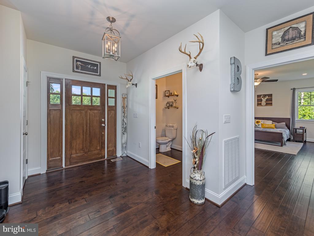 26293 Old Pitts Road Ruther Glen, VA 22546 - Photo 6 of 41 Front entry
