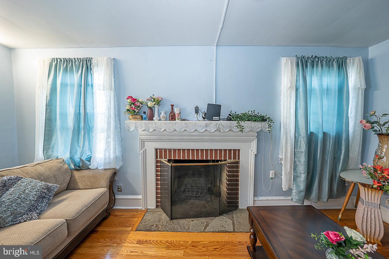 550 Broadview Road Upper Darby, PA 19082 - Photo 2 of 44