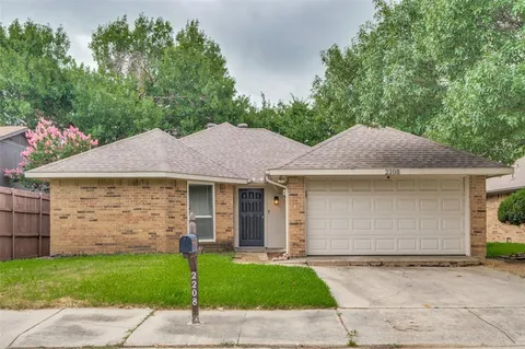 $2,290 | 2208 Placid Drive, Carrollton, TX 75007