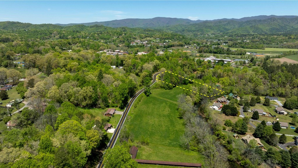 981 Myers Chapel Road Hayesville, NC 28904 - Photo 9 of 44 a view of a city