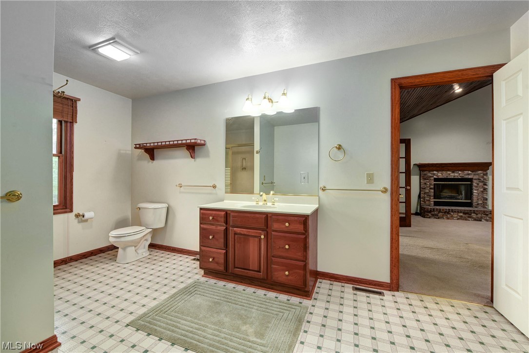 4050 Boston Road Brunswick, OH 44212 - Photo 12 of 30 Bath 1