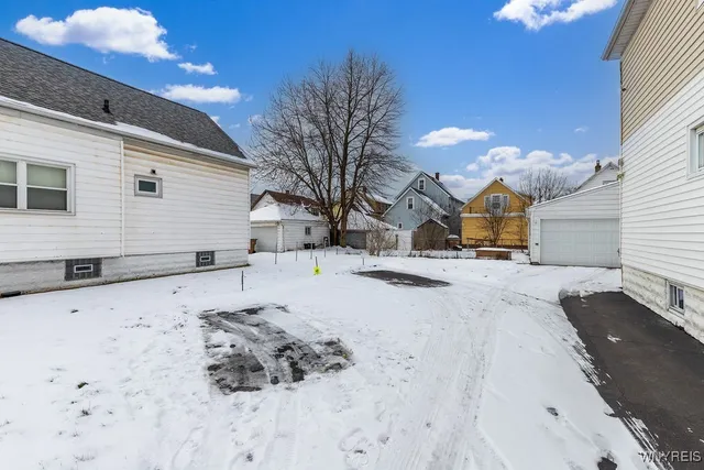 $1,150 | 38 Alexander Avenue, Cheektowaga, NY 14211