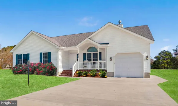 $300,000 | 38027 Davey Jones Boulevard, Greenbackville, VA 23356