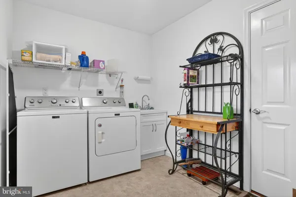 $300,000 | 38027 Davey Jones Boulevard, Greenbackville, VA 23356