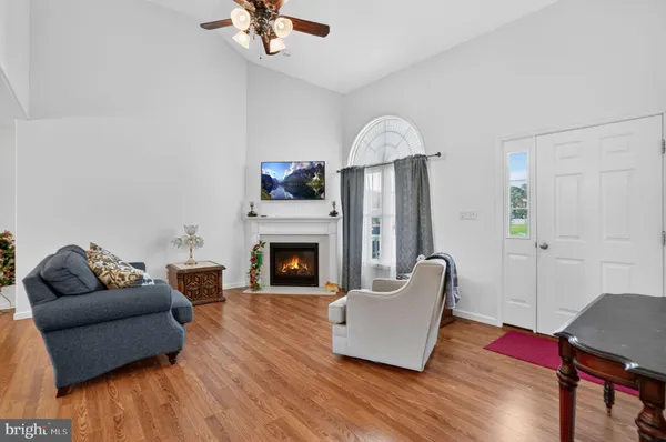 $300,000 | 38027 Davey Jones Boulevard, Greenbackville, VA 23356