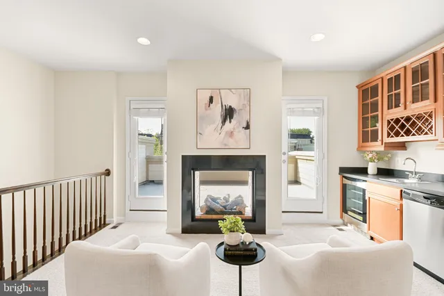 $699,997 | 509 Rampart Way, Unit 19, Oxon Hill, MD 20745