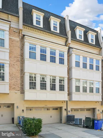 $699,997 | 509 Rampart Way, Unit 19, Oxon Hill, MD 20745