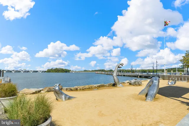 $699,997 | 509 Rampart Way, Unit 19, Oxon Hill, MD 20745