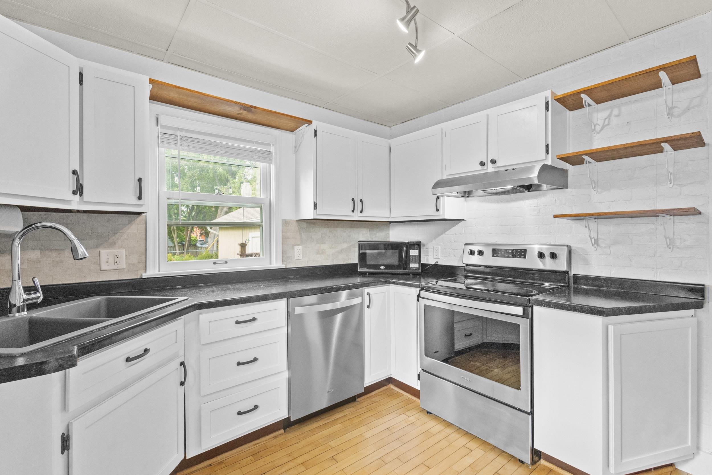 808 East Hancock Street Appleton, WI 54911 - Photo 22 of 64