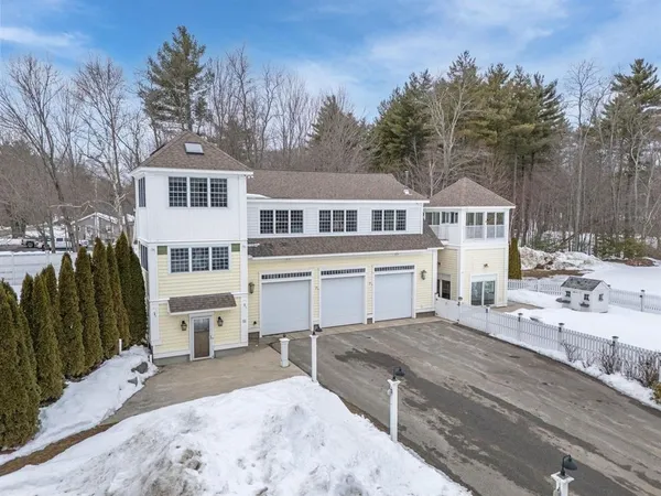 $3,700,000 | 51 Pond Street, Newton, NH 03858