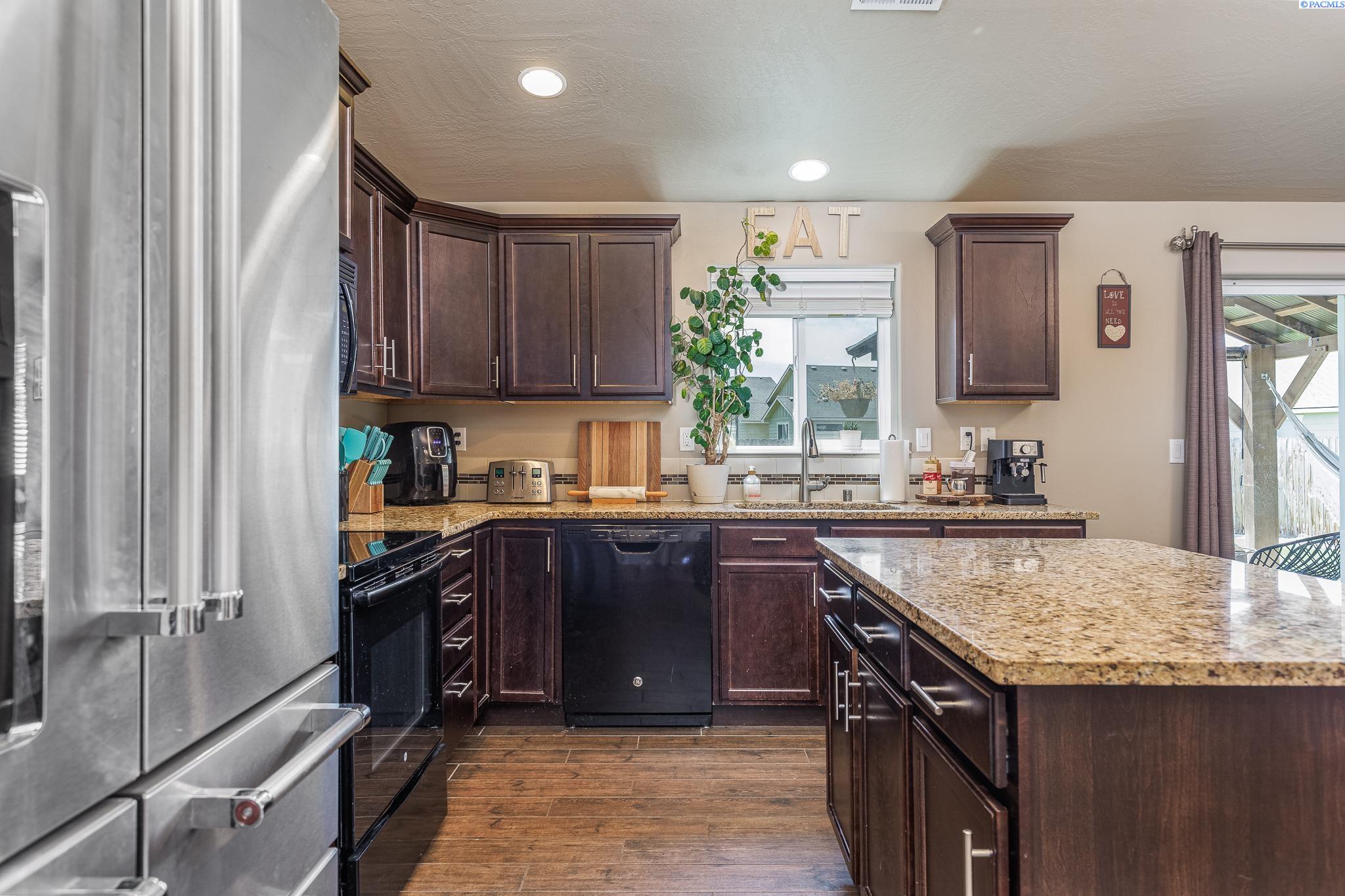 6910 Three Rivers Drive Pasco, WA 99301 - Photo 9 of 28 Gallery Image 9