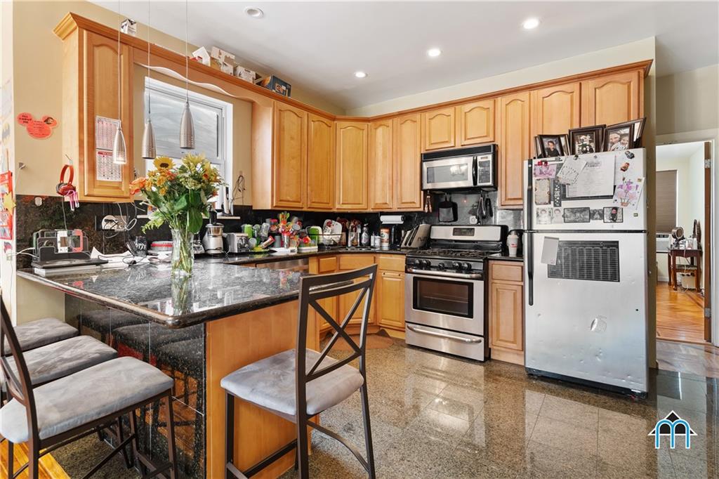 627 68th Street Brooklyn, NY 11220 - Photo 6 of 34