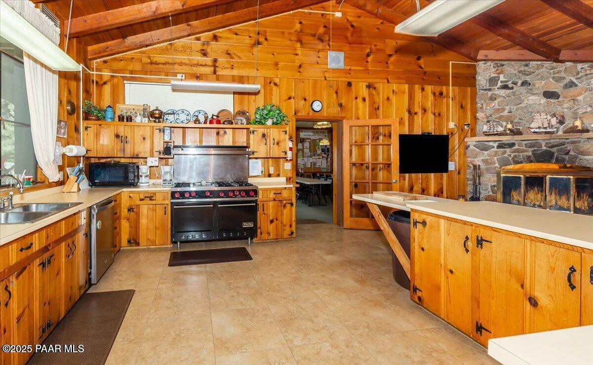 2521 Hilltop Road Prescott, AZ 86301 - Photo 39 of 47 CLUBHOUSE KITCHEN