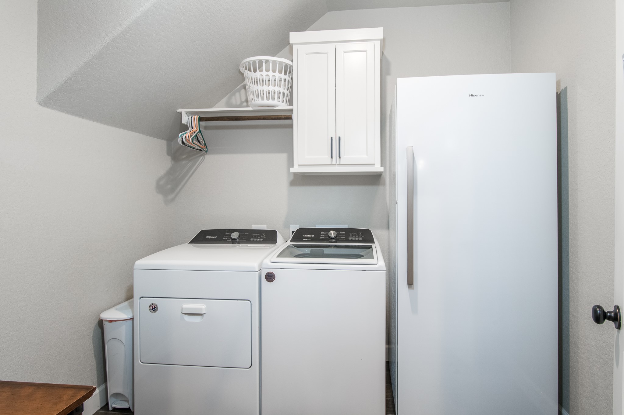 1 Greystone Court Angleton, TX 77515 - Photo 20 of 28 Utility room