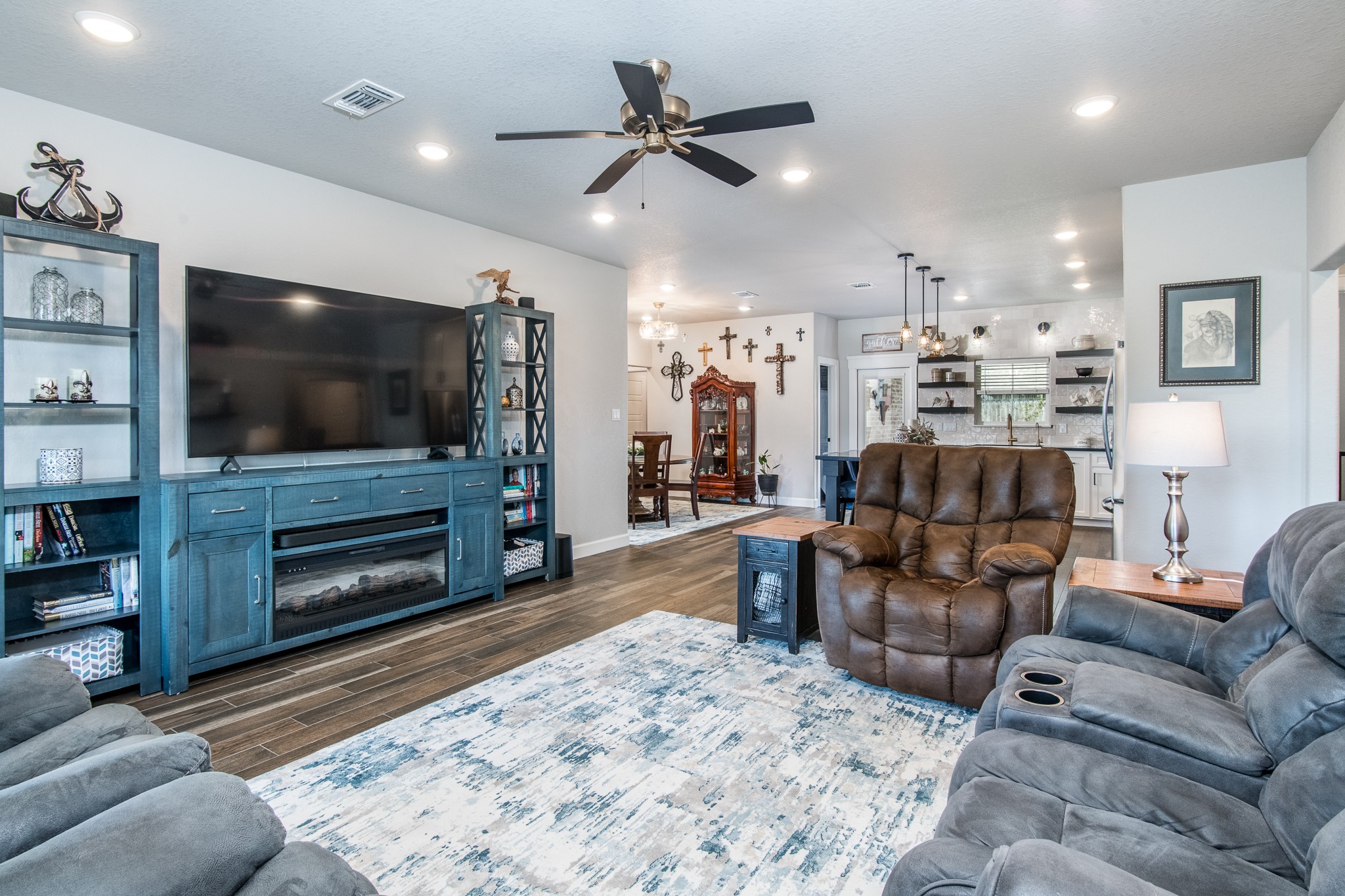 1 Greystone Court Angleton, TX 77515 - Photo 4 of 28 Open living room area