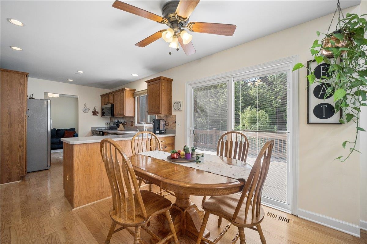 504 Carriage Hill Road Island Lake, IL 60042 - Photo 11 of 44