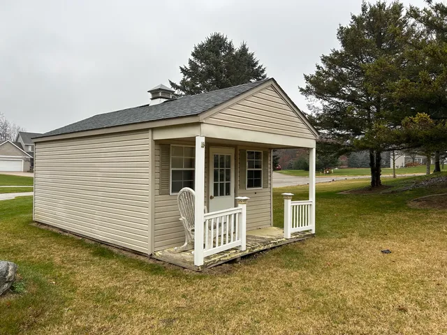 $344,900 | 8715 Little Bend Court, Middleville, MI 49333