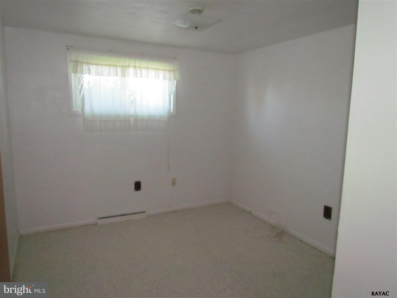 2080 Teslin Road York, PA 17404 - Photo 15 of 28