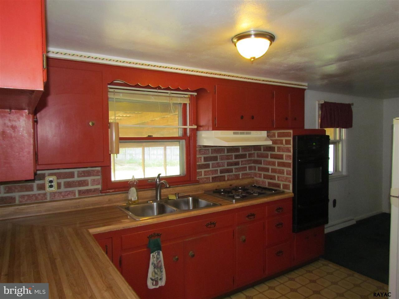 2080 Teslin Road York, PA 17404 - Photo 7 of 28