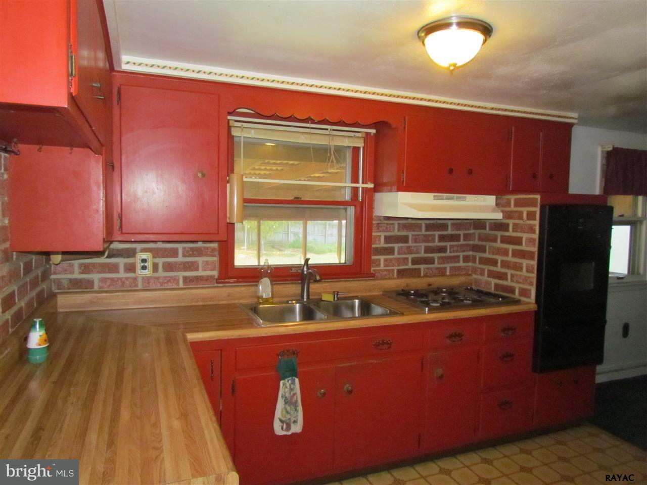 2080 Teslin Road York, PA 17404 - Photo 9 of 28