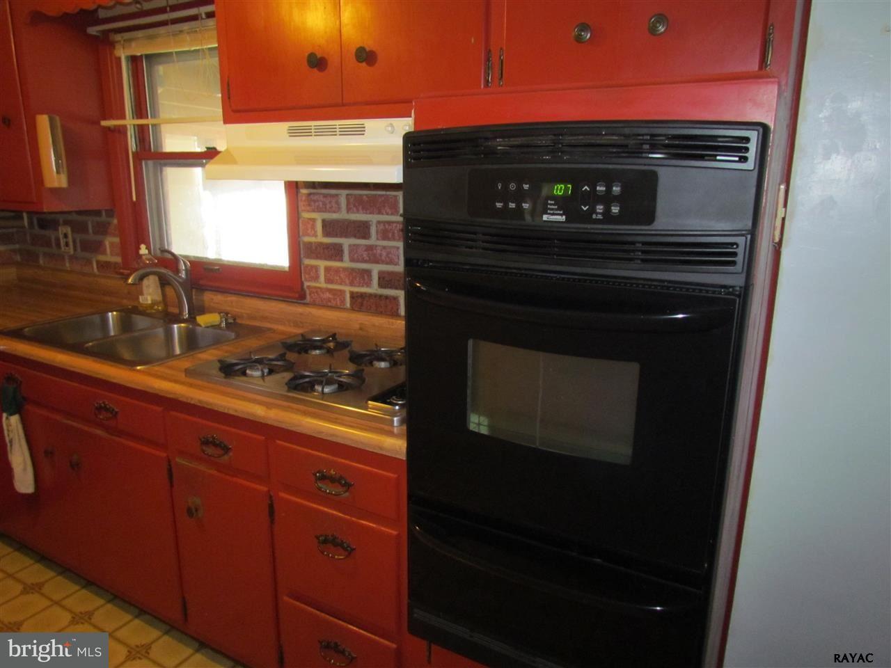 2080 Teslin Road York, PA 17404 - Photo 10 of 28