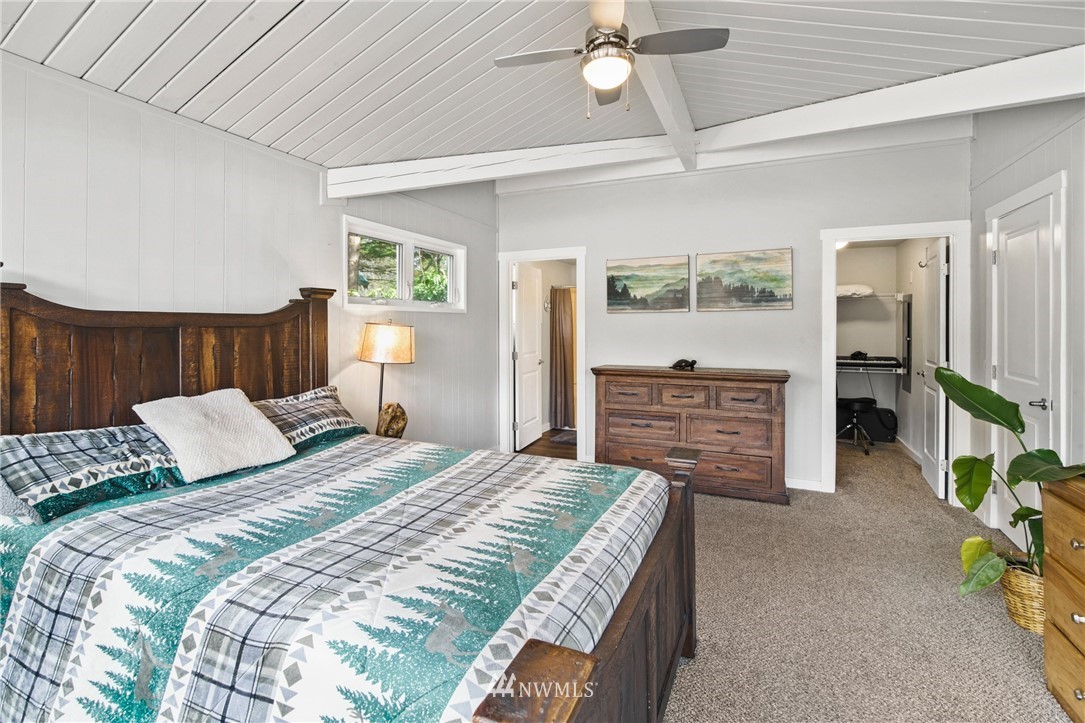 43825 Fir Road Gold Bar, WA 98251 - Photo 21 of 35 a bedroom with a bed and a dresser
